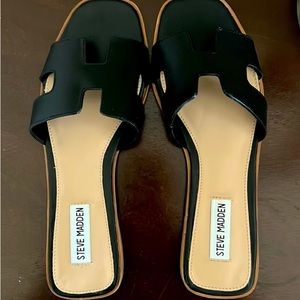 NEW BLACK SANDALS